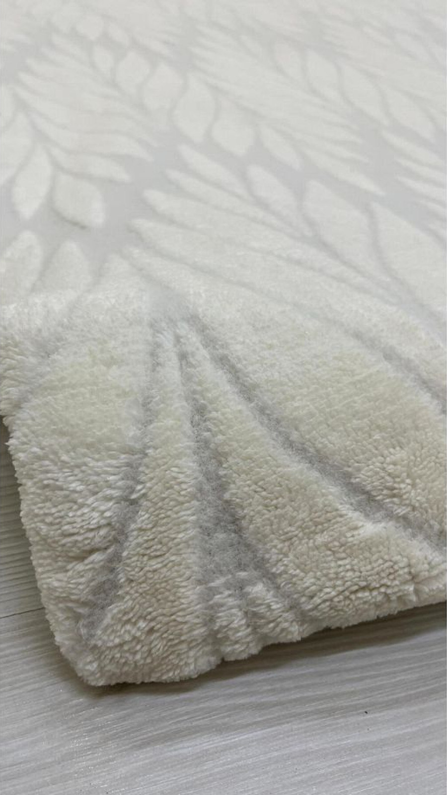 Leaf Model Welsoft Carpet Cover Cream Color
