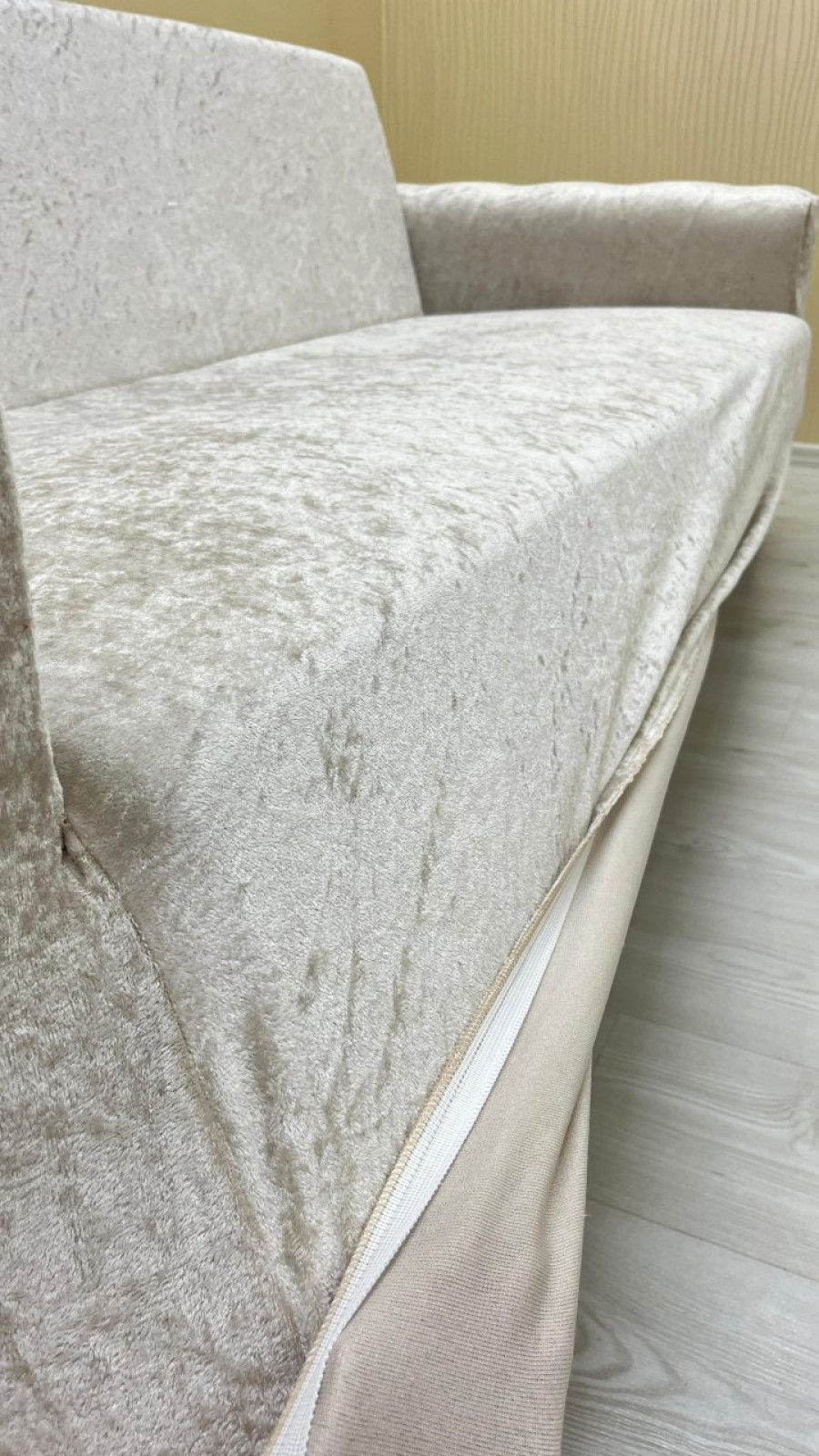 Parlak Kadife Kolsuz Koltuk Örtüsü - Işıltılı Geometrik Desenli Koruyucu Krem Renk 1+1 (2 Parça Set)